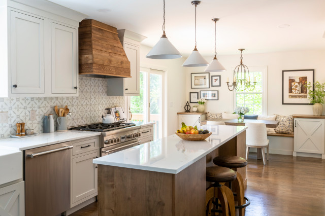 Kitchen of the Week: Light and Airy With a Warm Farmhouse Style